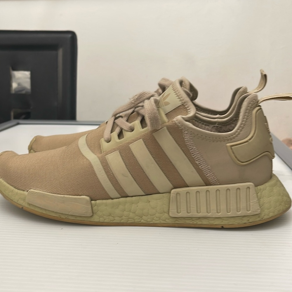 ADIDAS NMD_R1 RUNNING SNEAKERS MENS SIZE 11.5
